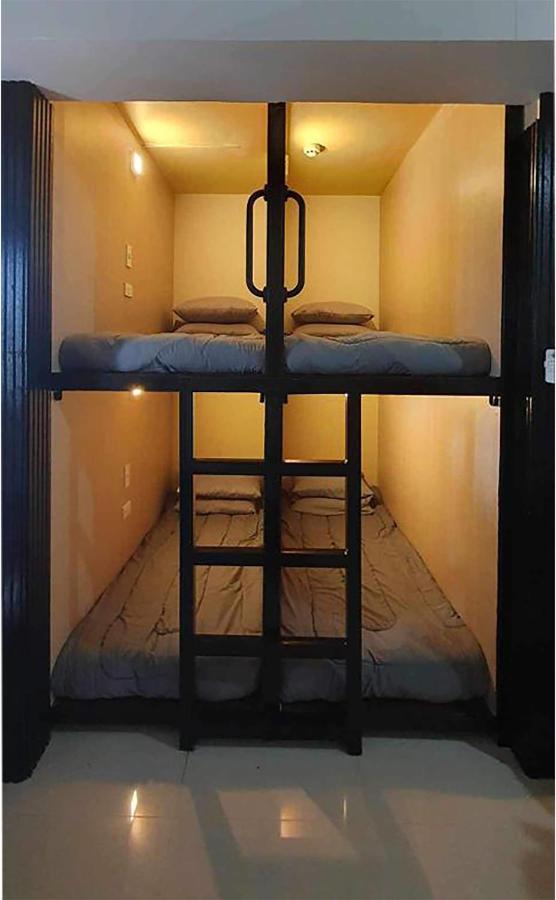 C Place - Capsule A Pasay Bagian luar foto